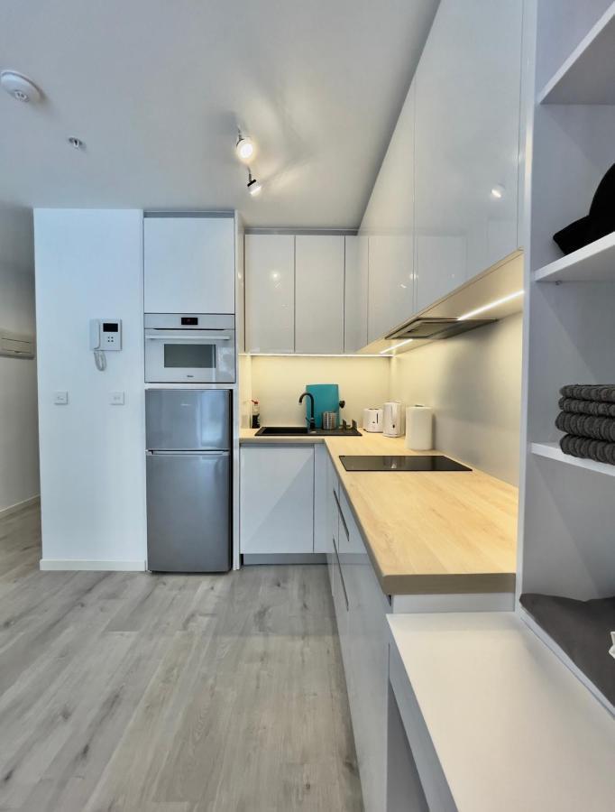 Holiday Studio Apartment Near The Beach And City Centre غيبرالتار المظهر الخارجي الصورة