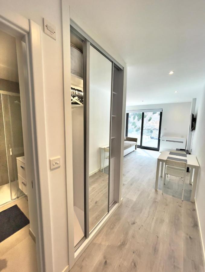 Holiday Studio Apartment Near The Beach And City Centre غيبرالتار المظهر الخارجي الصورة